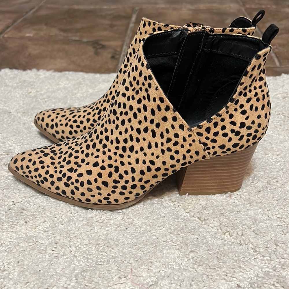 Quips Leopard Booties - Picture 3 of 4